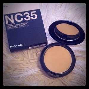 MAC STUDIO FIX POWDER FOUNDATION NC35